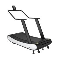 Bandă de alergare curbată autopropulsată Curved STANDARD cu brate lungi de sustinere